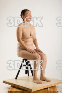 Sitting reference of nude Gwendolyn 0006